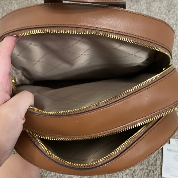 BEAUTIFUL Michael Kors Backpack. Like New!!! - Picture 8 of 10